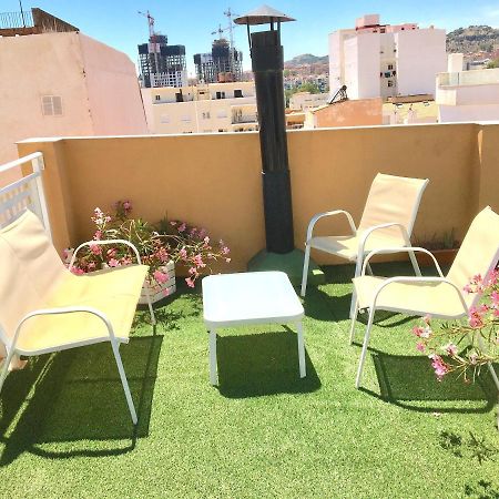 Room With Single Bed In Typical Townhouse With Rooftop Terrace マラガ エクステリア 写真