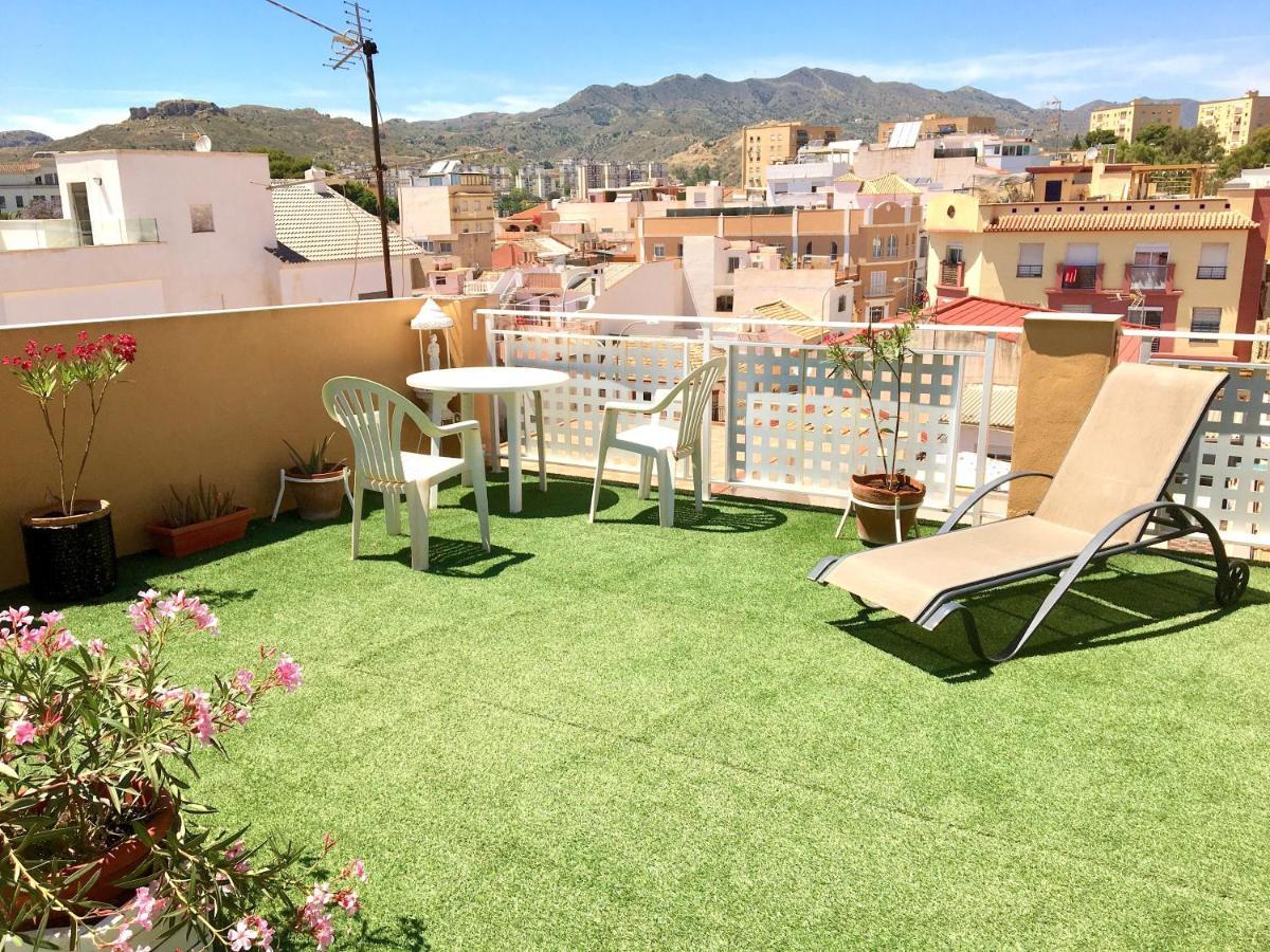 Room With Single Bed In Typical Townhouse With Rooftop Terrace マラガ エクステリア 写真