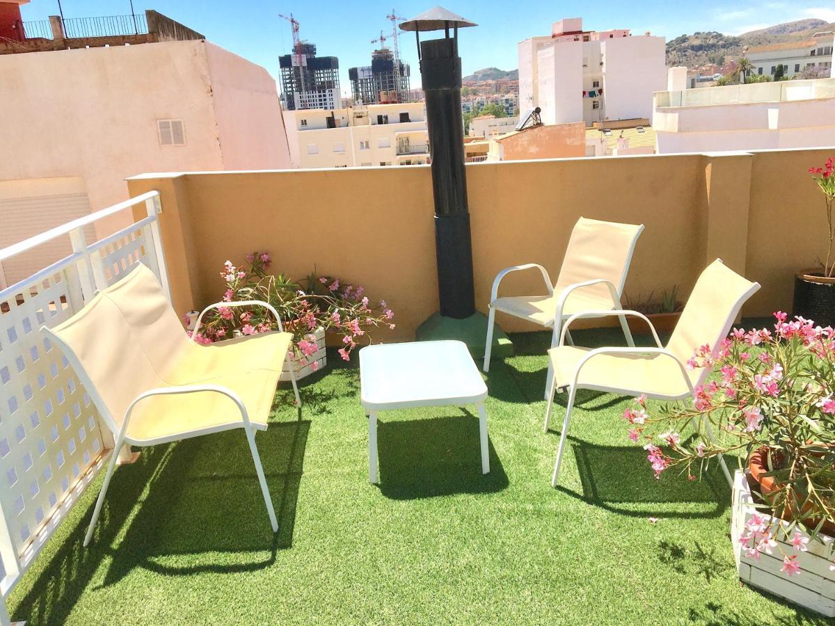 Room With Single Bed In Typical Townhouse With Rooftop Terrace マラガ エクステリア 写真